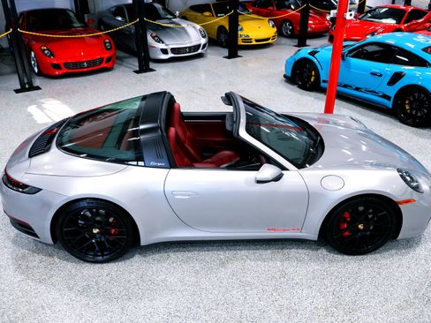 Used 2021 Porsche 911 Targa 4S image 9