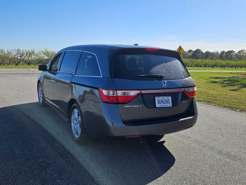 Used 2013 Honda Odyssey Touring image 3