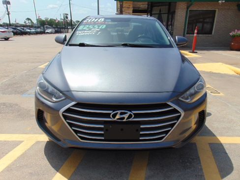 Used 2018 Hyundai Elantra SEL image 3