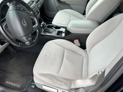 Used 2014 Kia Sorento LX image 5