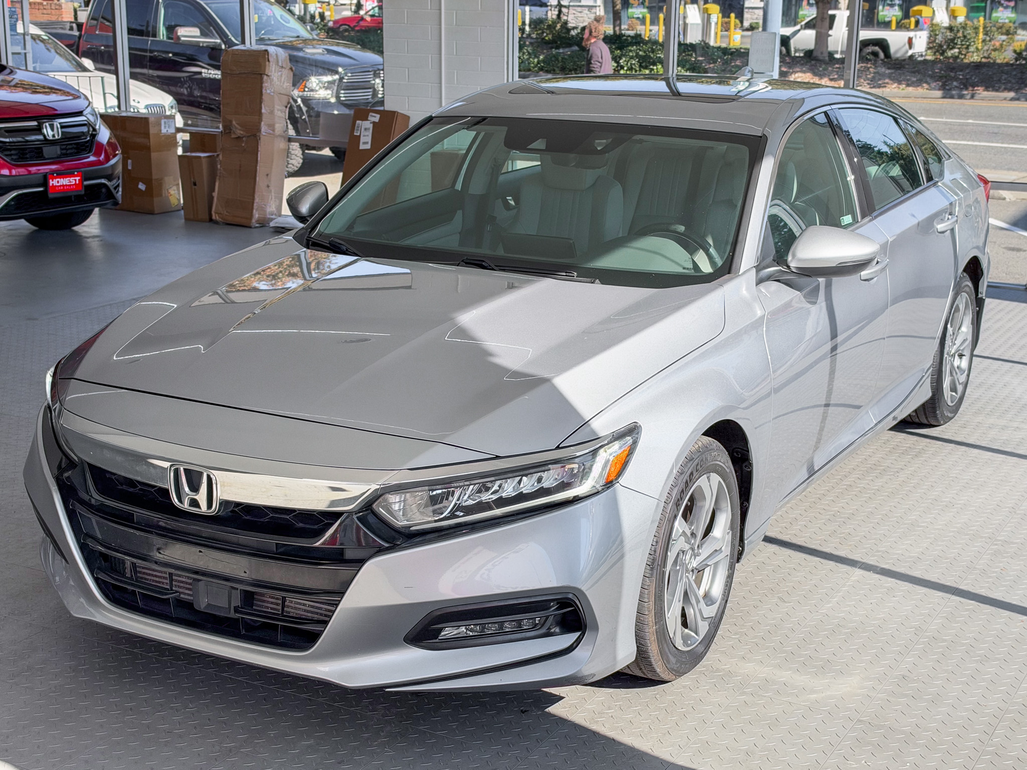 Used 2018 Honda Accord 2.0T EX-L image 3
