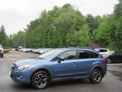 Used 2014 Subaru XV Crosstrek 2.0i Limited AWD/4WD image 2