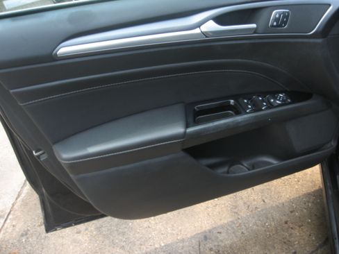 Used 2016 Ford Fusion Titanium Hybrid FWD image 8