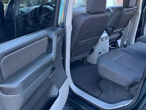 Used 2004 Nissan Armada 2WD image 7