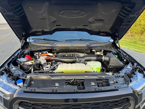 Used 2025 Ford F150 Lariat image 9