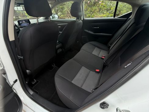 Used 2022 Nissan Sentra SV FWD image 6