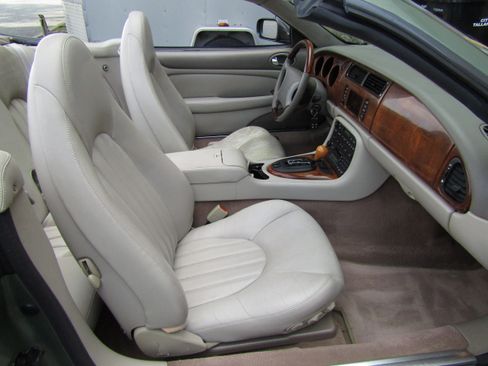 Used 2000 Jaguar XK8 Convertible RWD image 14