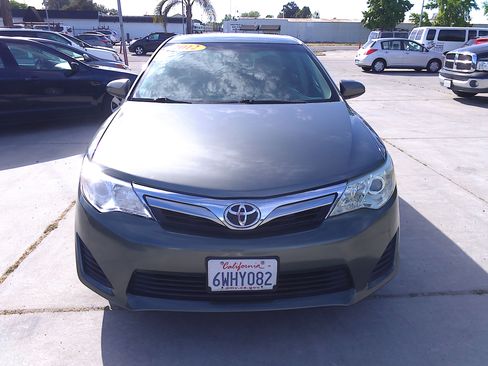 Used 2012 Toyota Camry LE image 5