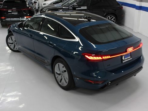 Used 2025 Audi A6 e-tron Premium image 14