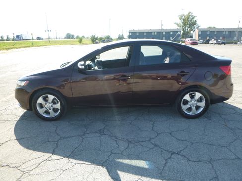 Used 2010 Kia Forte EX Sedan FWD image 1