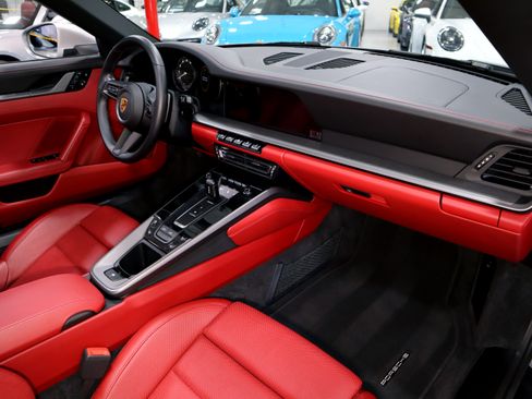 Used 2021 Porsche 911 Targa 4S image 31