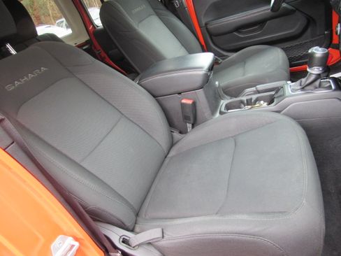 Used 2019 Jeep Wrangler Unlimited Sahara image 18