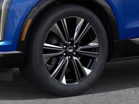 New 2025 Cadillac Optiq Luxury 2 image 9