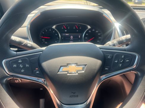 Used 2020 Chevrolet Equinox LT image 10