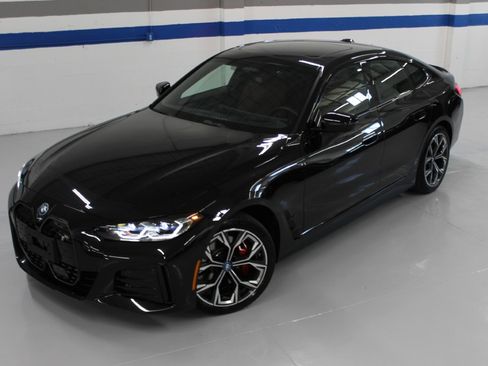 Used 2024 BMW i4 xDrive40i image 4