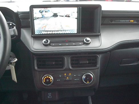 Used 2022 Ford Maverick XL image 14