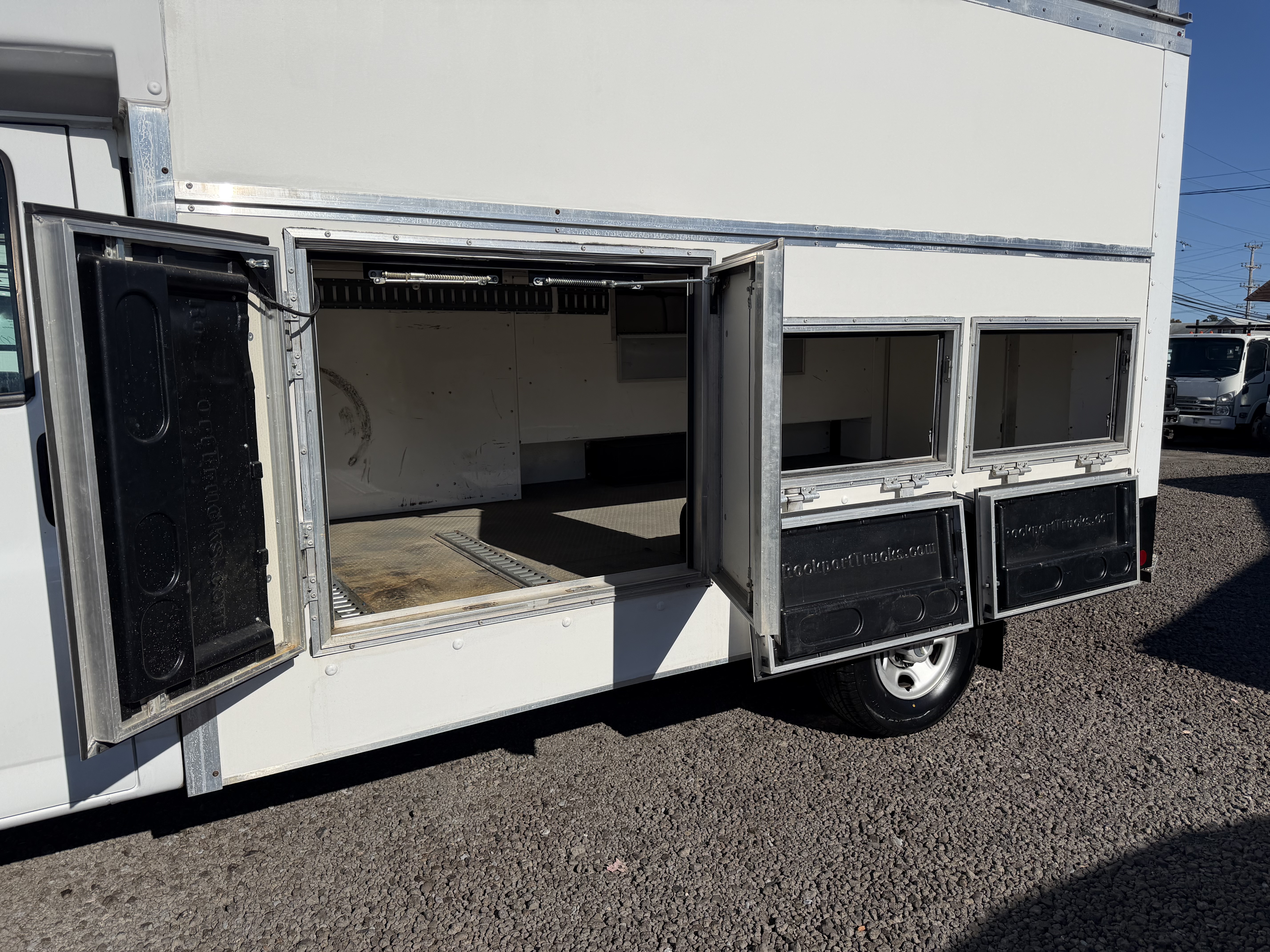 Used 2021 Chevrolet Express 3500 UNAVAIL RWD image 10