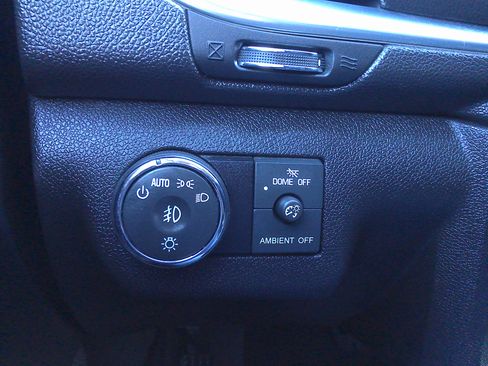 Used 2017 Chevrolet Traverse LT image 27