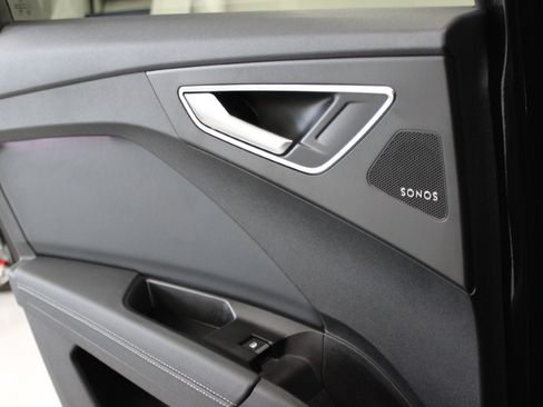 Used 2024 Audi Q4 e-tron Premium Plus image 37