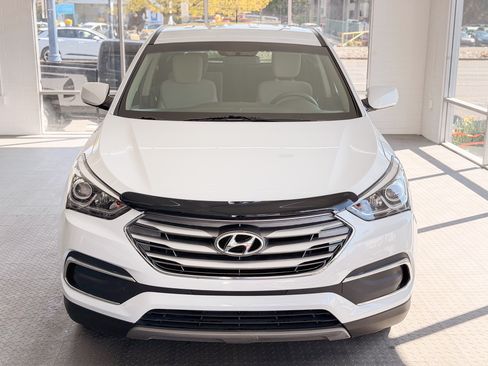 Used 2018 Hyundai Santa Fe Sport image 2