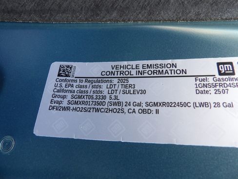 Used 2025 Chevrolet Suburban 2WD Premier image 37