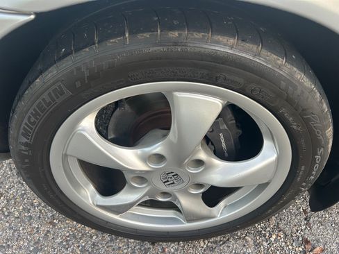 Used 2001 Porsche Boxster image 21