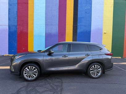 Used 2021 Toyota Highlander AWD Platinum V6