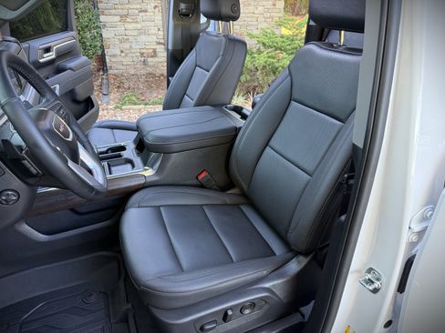 Used 2025 GMC Sierra 1500 SLT image 23