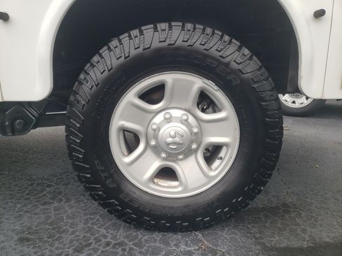 Used 2018 RAM 2500 Tradesman image 8