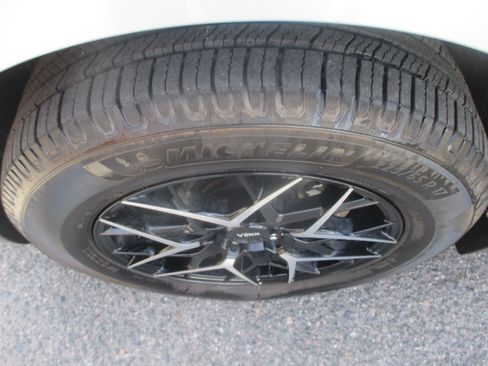 Used 2016 Subaru Outback 2.5i Premium image 19