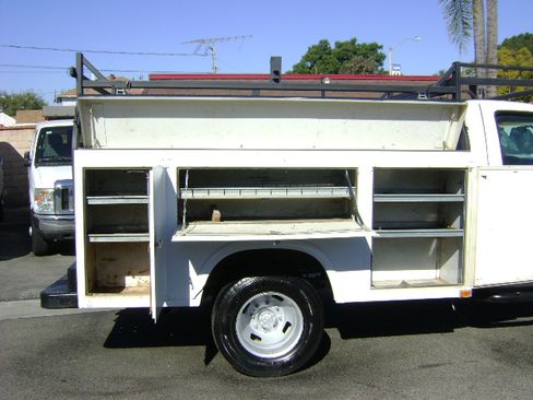Used 2006 Ford F350 4x4 Regular Cab DRW Super Duty image 9