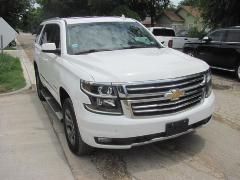 Used 2016 Chevrolet Tahoe 4WD LT image 2