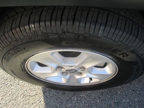 Used 2015 Jeep Grand Cherokee Laredo E image 16