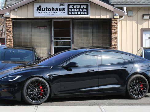 Used 2024 Tesla Model S Plaid image 2