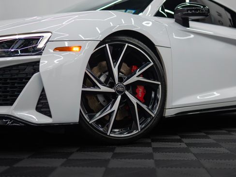 Used 2023 Audi R8 V10 performance Coupe RWD image 5