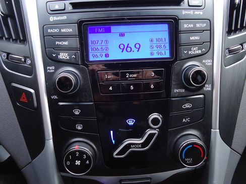 Used 2012 Hyundai Sonata GLS image 13