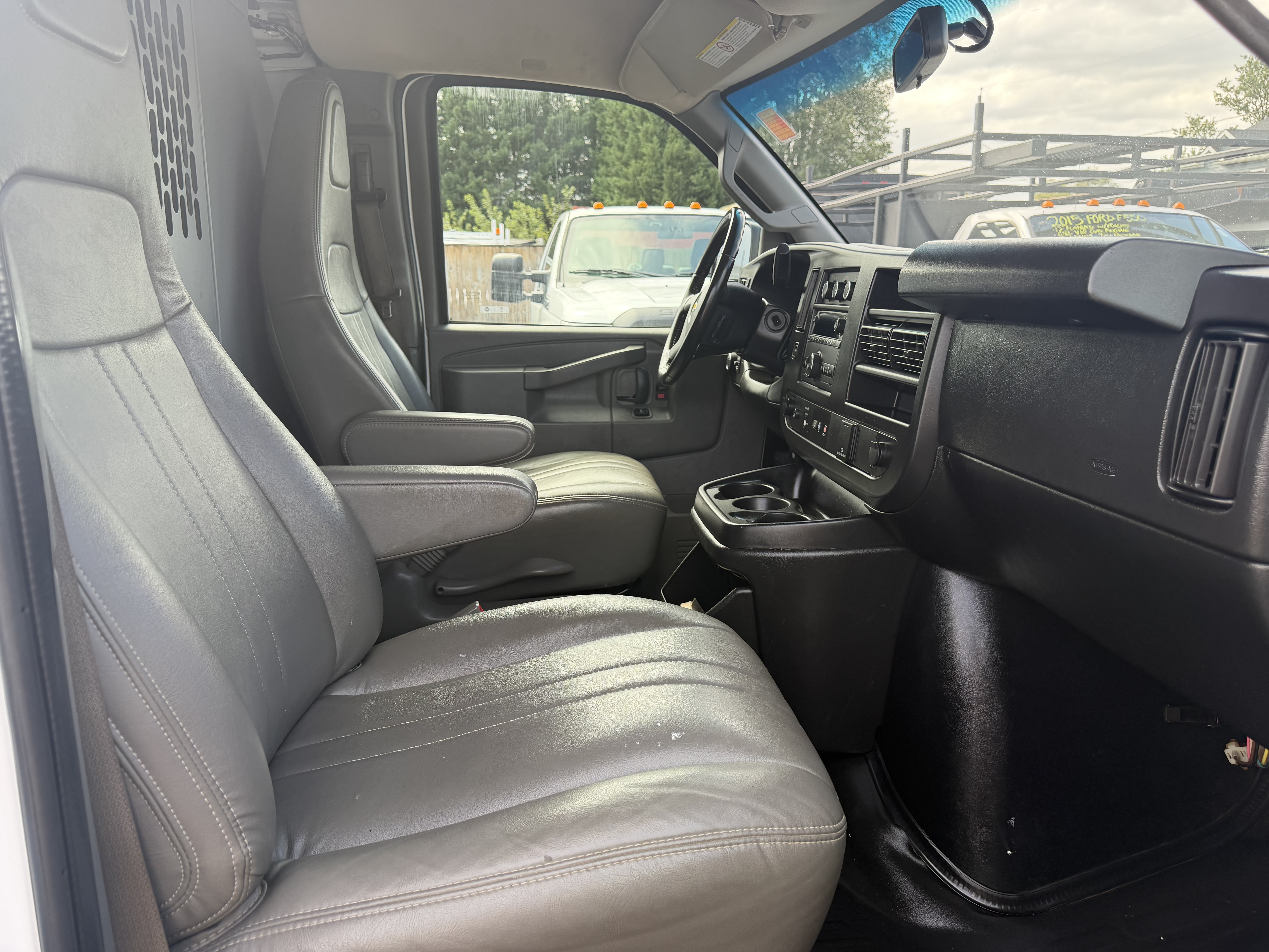 Used 2020 Chevrolet Express 2500 UNAVAIL RWD image 19