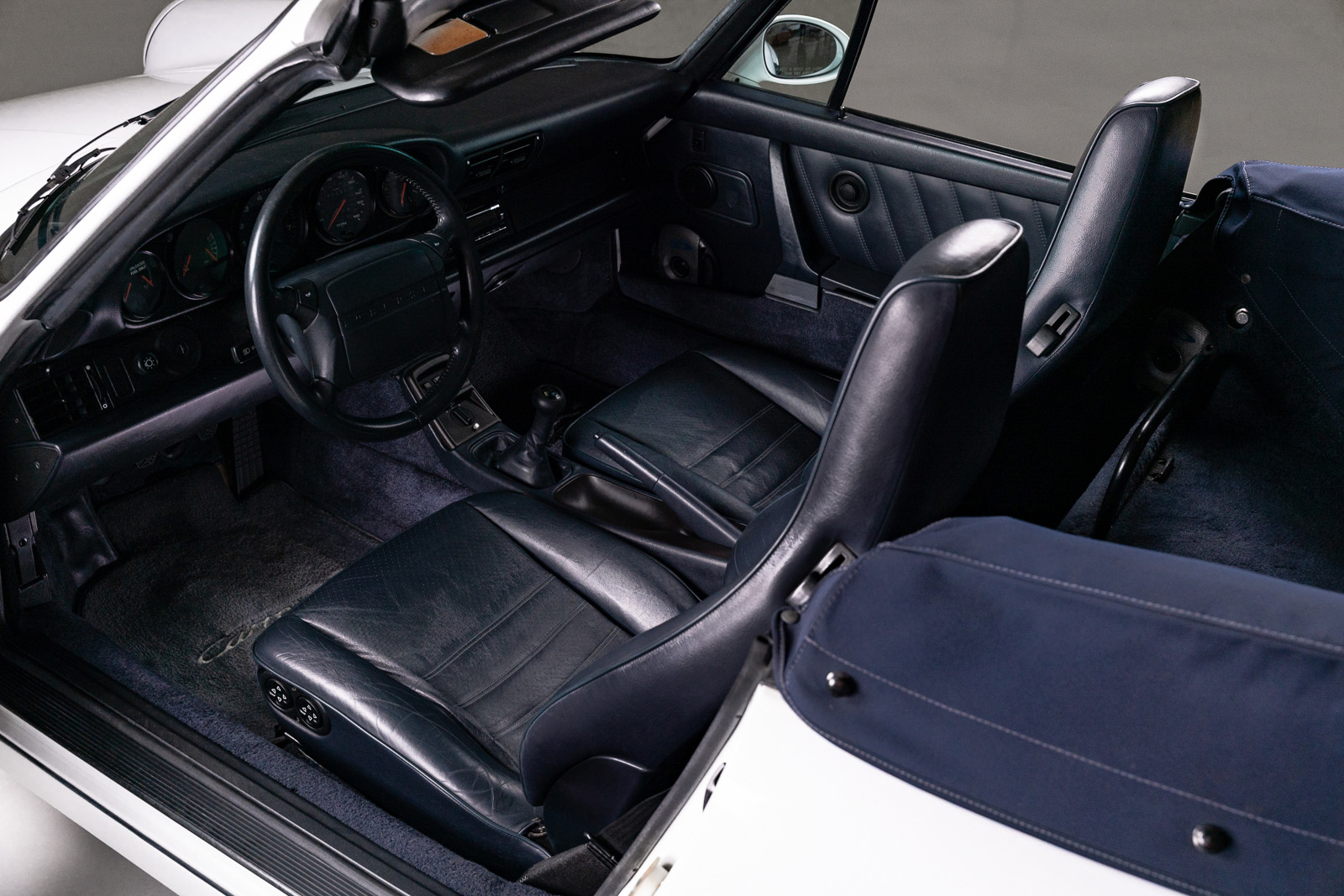 Used 1993 Porsche 911 Carrera Cabriolet RWD image 58