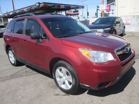 Used 2015 Subaru Forester 2.5i Premium Sport Utility 4D AWD/4WD image 14