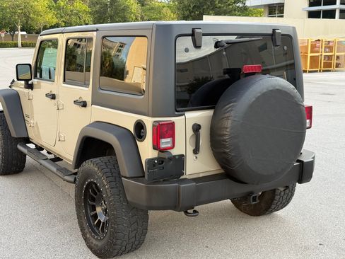 Used 2018 Jeep Wrangler Unlimited Sport S AWD/4WD image 36