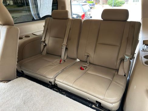 Used 2013 Cadillac Escalade ESV Premium image 19