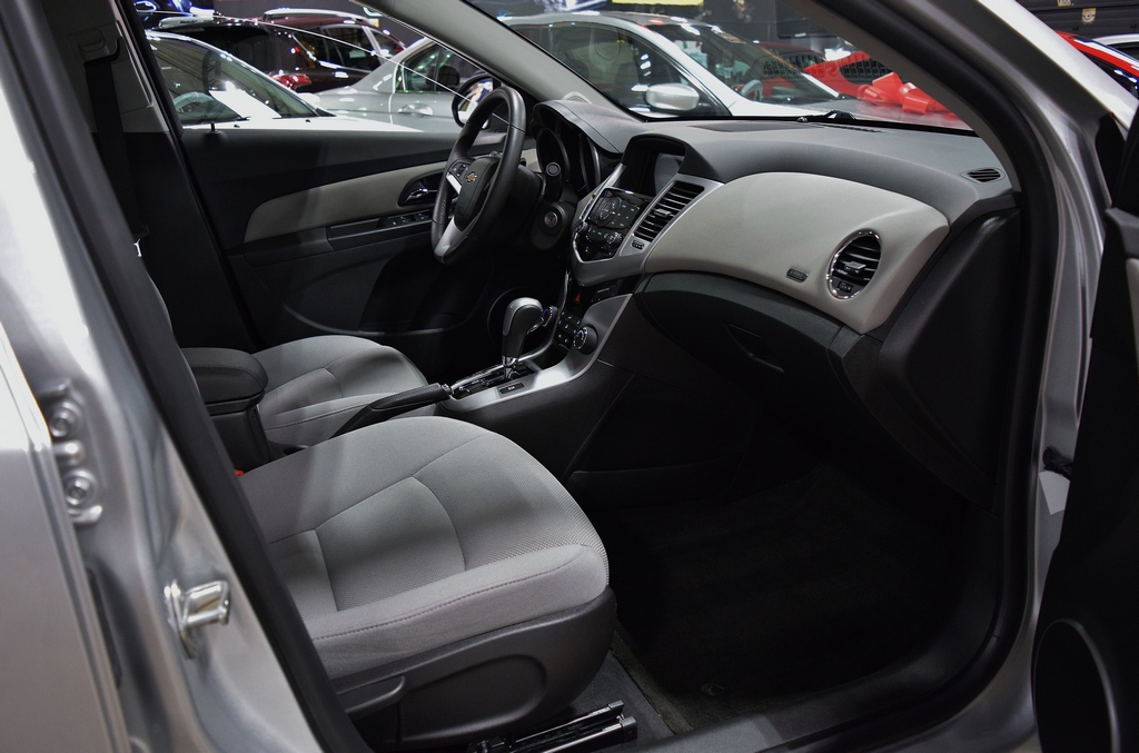 Used 2014 Chevrolet Cruze LT FWD image 21