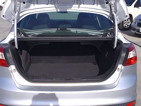 Used 2013 Ford Focus SE Sedan FWD image 13