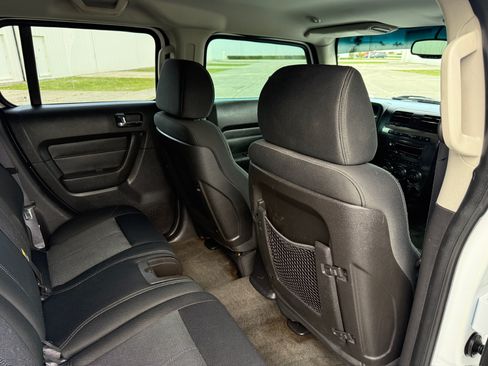 Used 2006 HUMMER H3 image 17