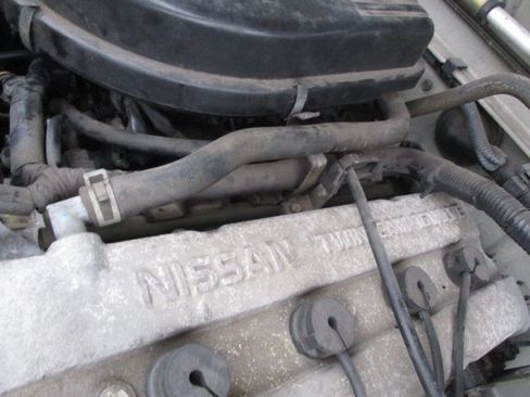 Used 2002 Nissan Frontier XE image 36