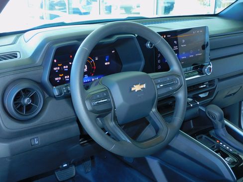 Used 2024 Chevrolet Colorado W/T image 14