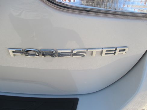 Used 2021 Subaru Forester Premium AWD/4WD image 15