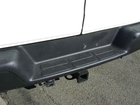 Used 2011 Chevrolet Express 1500 image 11