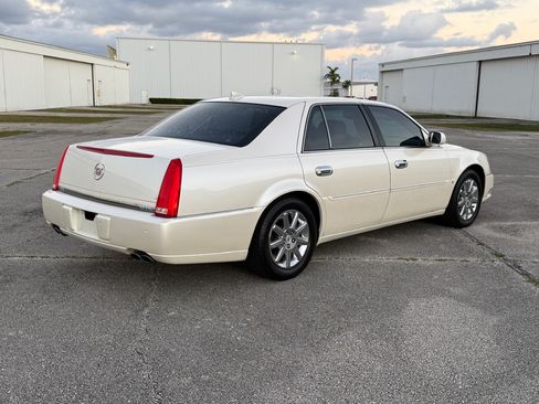 Used 2009 Cadillac DTS Luxury image 5