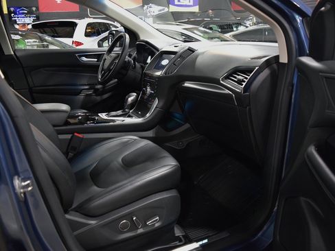 Used 2018 Ford Edge Titanium image 23